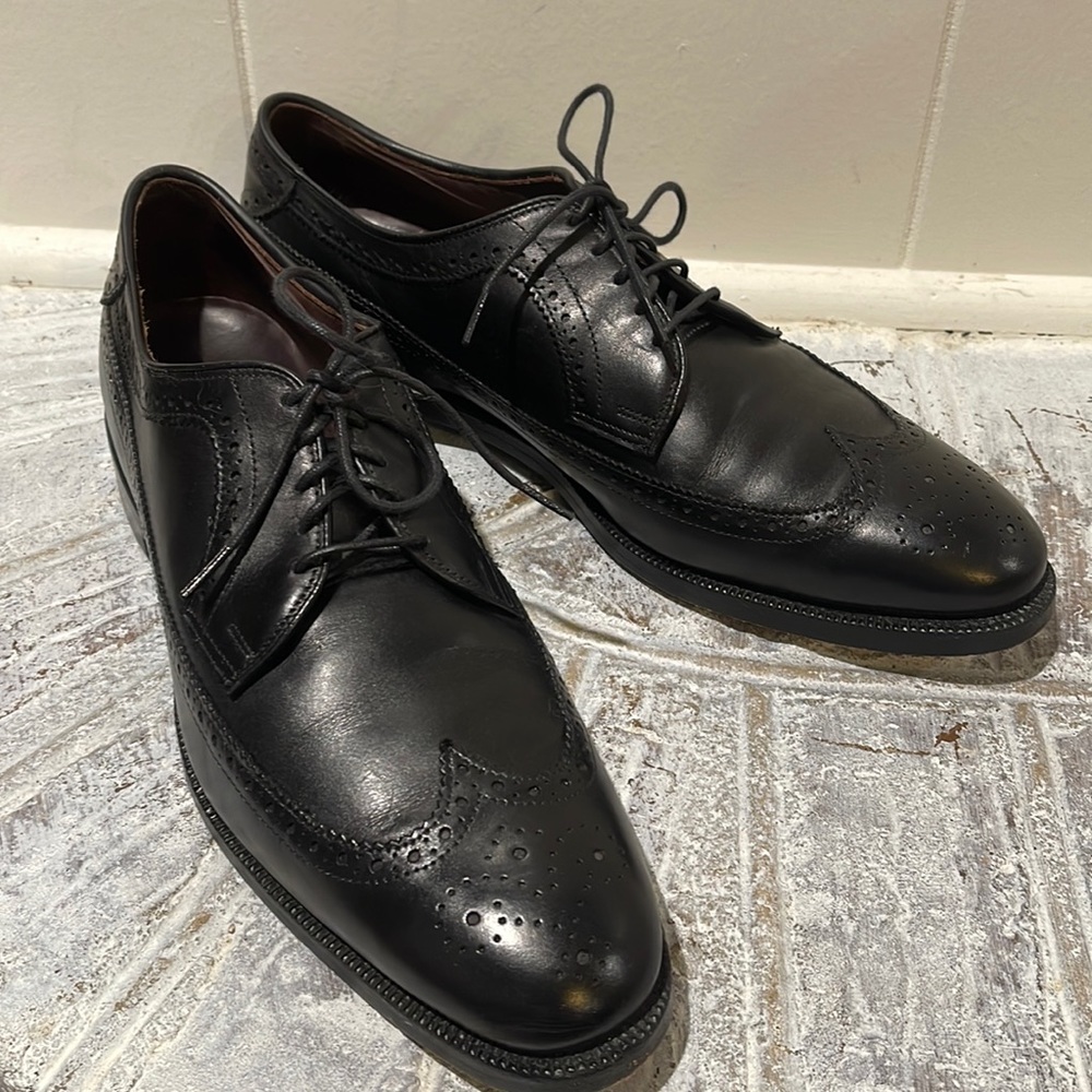 Allen Edmonds black leather Oxford shoes, EUC, size 13.
